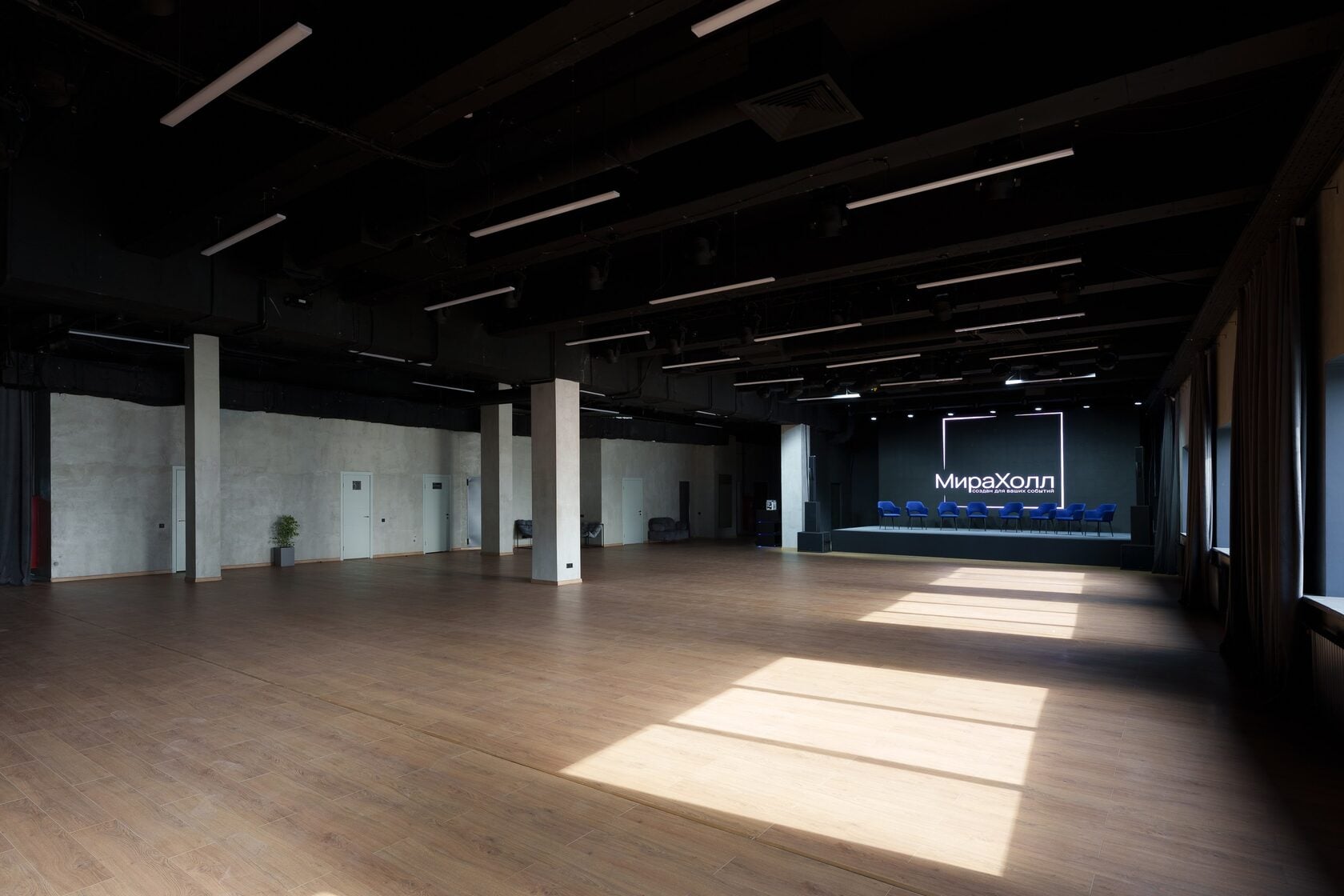 Аренда площадки Mira Hall: зал со сценой 420 м² в Москве — фото 10