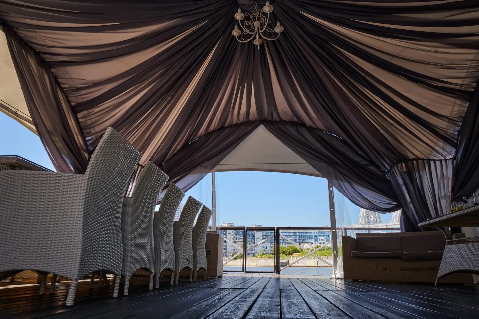 Аренда площадки Loft House у реки: светлый зал с террасой, 142 м² в Москве — фото 7